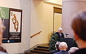 Timo K�kk� puhuu kansallismuseossa 25.3.2010. Kuva Pirjo Silveri.